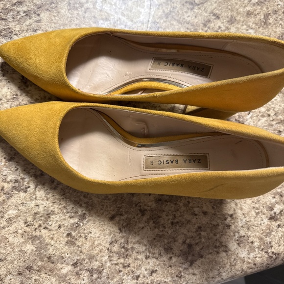 Zara basic heels size 7 - Picture 2 of 3